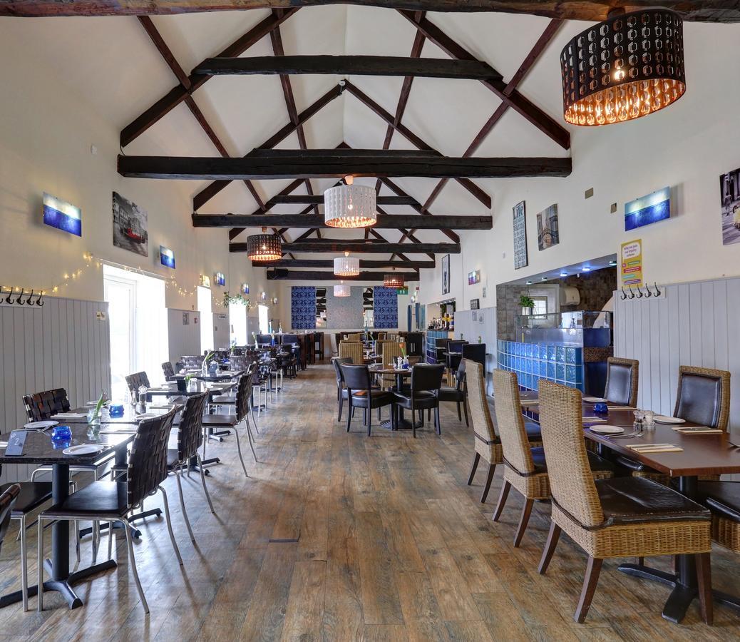 Manor Court Hotel Carnaby Екстериор снимка