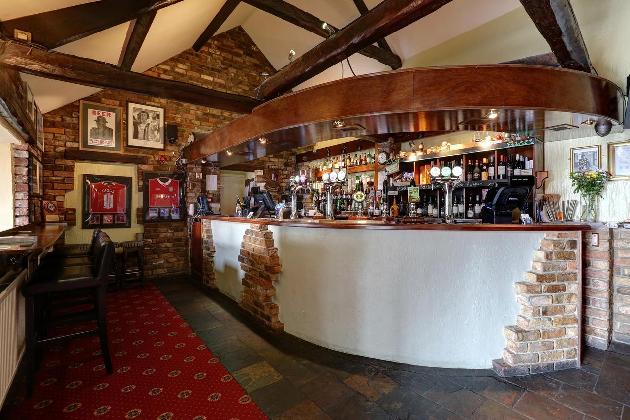 Manor Court Hotel Carnaby Екстериор снимка